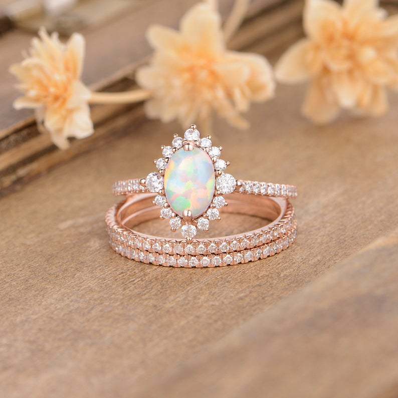 Ring Set with Opalescent Center Stone - Perla Aura