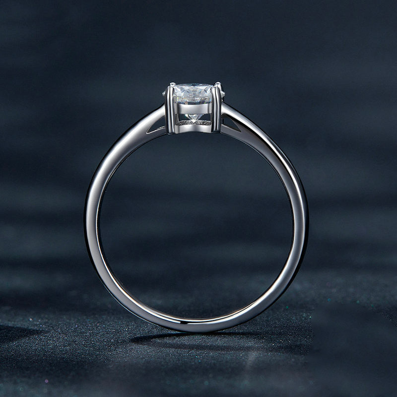 Refined Silver Ring with Stunning Stone Accent - Perla Aura