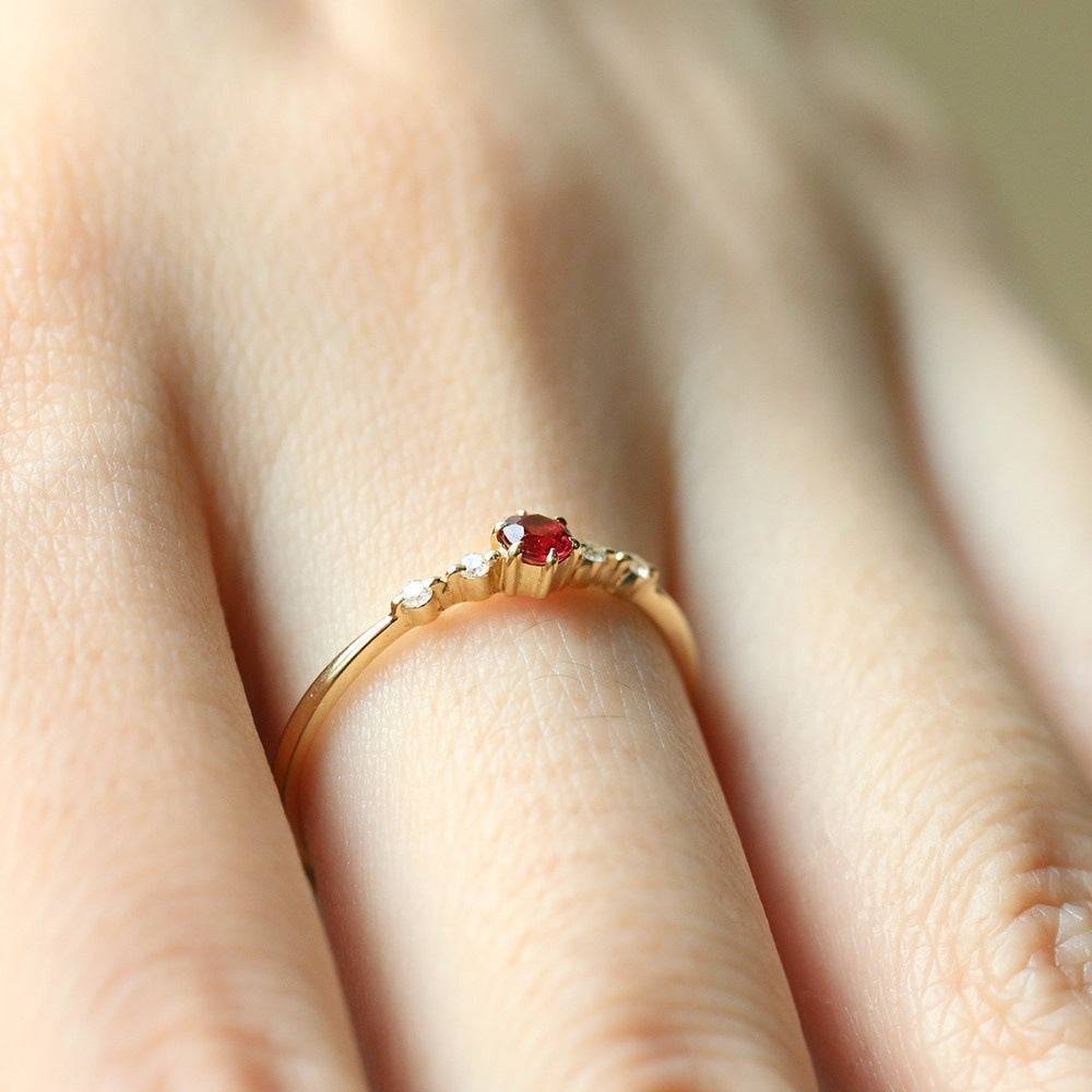 Sparkling Red Gemstone Ring - Perla Aura