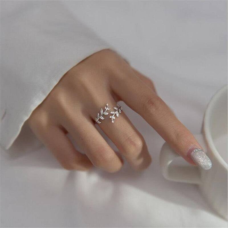 Leaf Design Adjustable Open Ring - Perla Aura