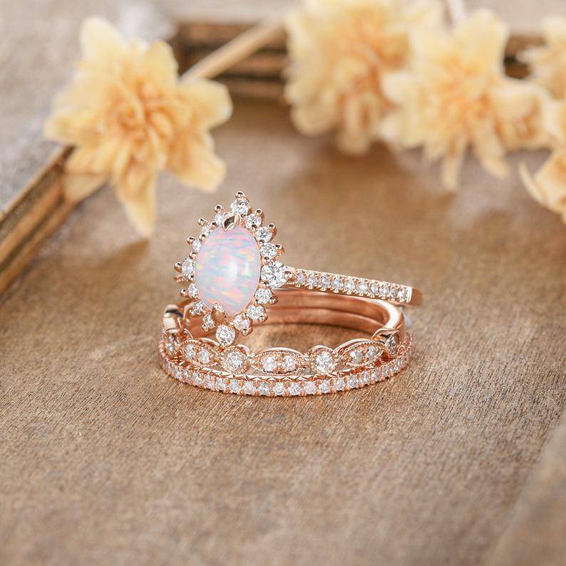 Ring Set with Opalescent Center Stone - Perla Aura