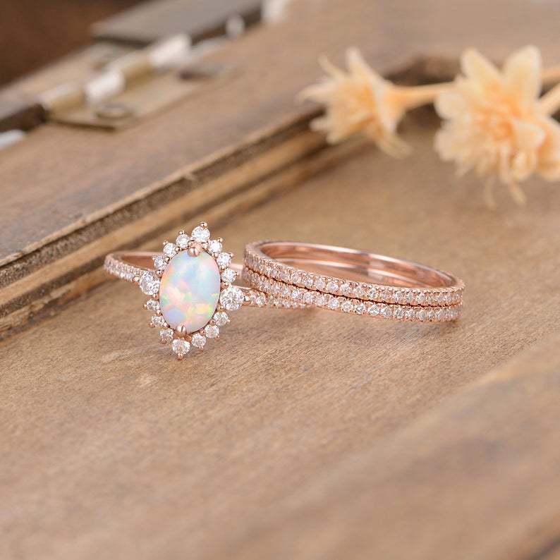 Ring Set with Opalescent Center Stone - Perla Aura